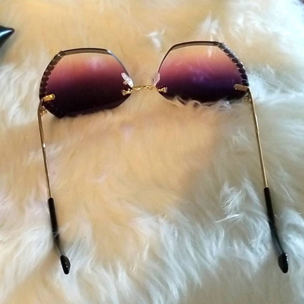 BOUTIQUE 🍏 Purple Gradient Rimless Sunglasses w/ Rhinestones - Picture 9 of 9